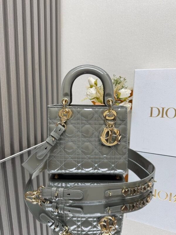 DIOR