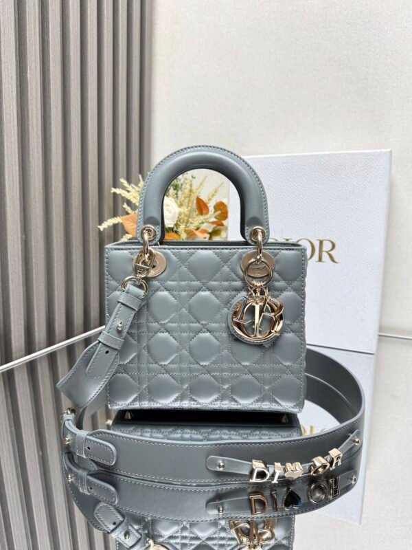 DIOR