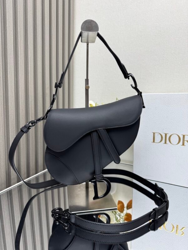 DIOR - Image 2