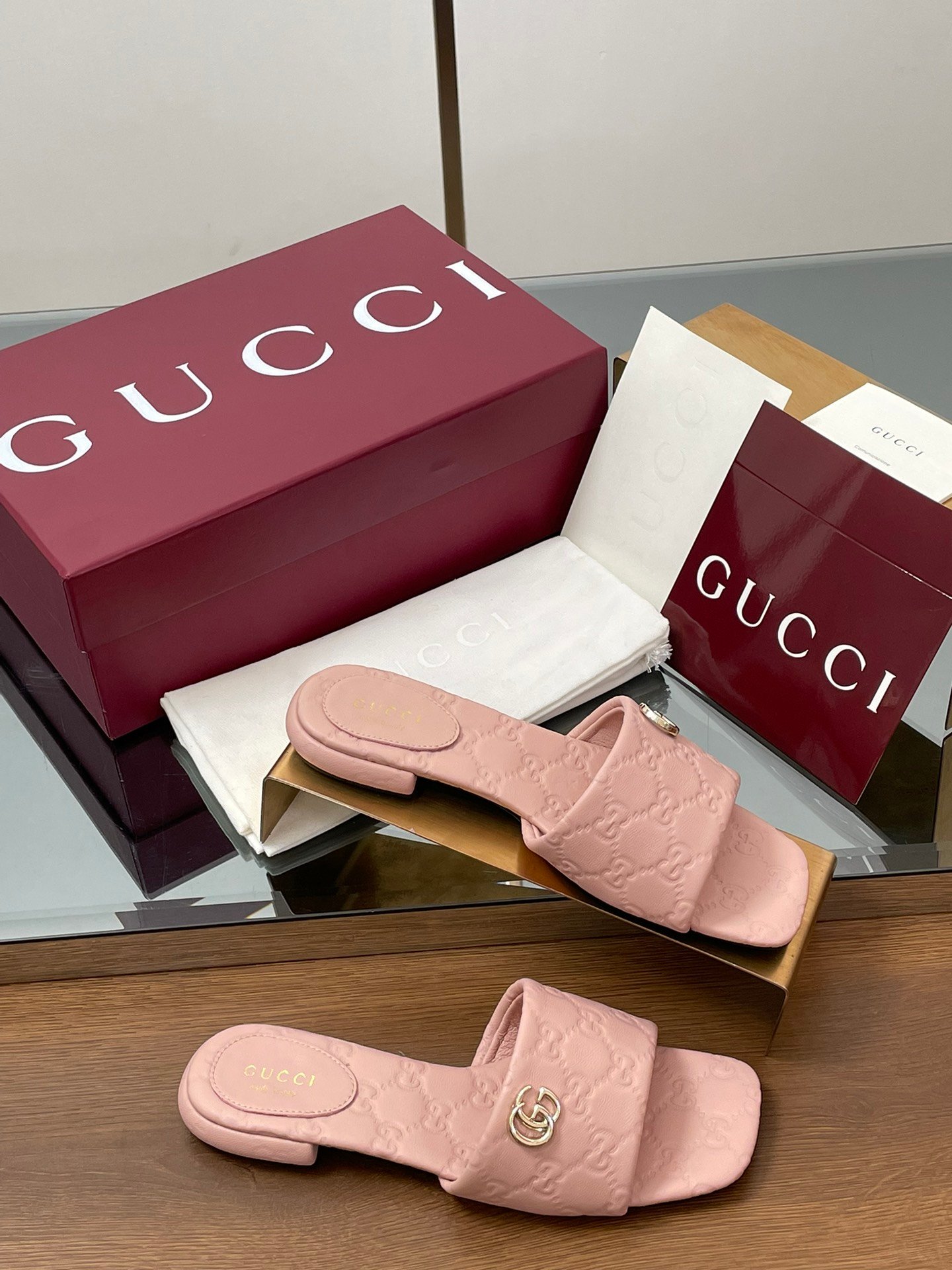 CUCCI WOMEN