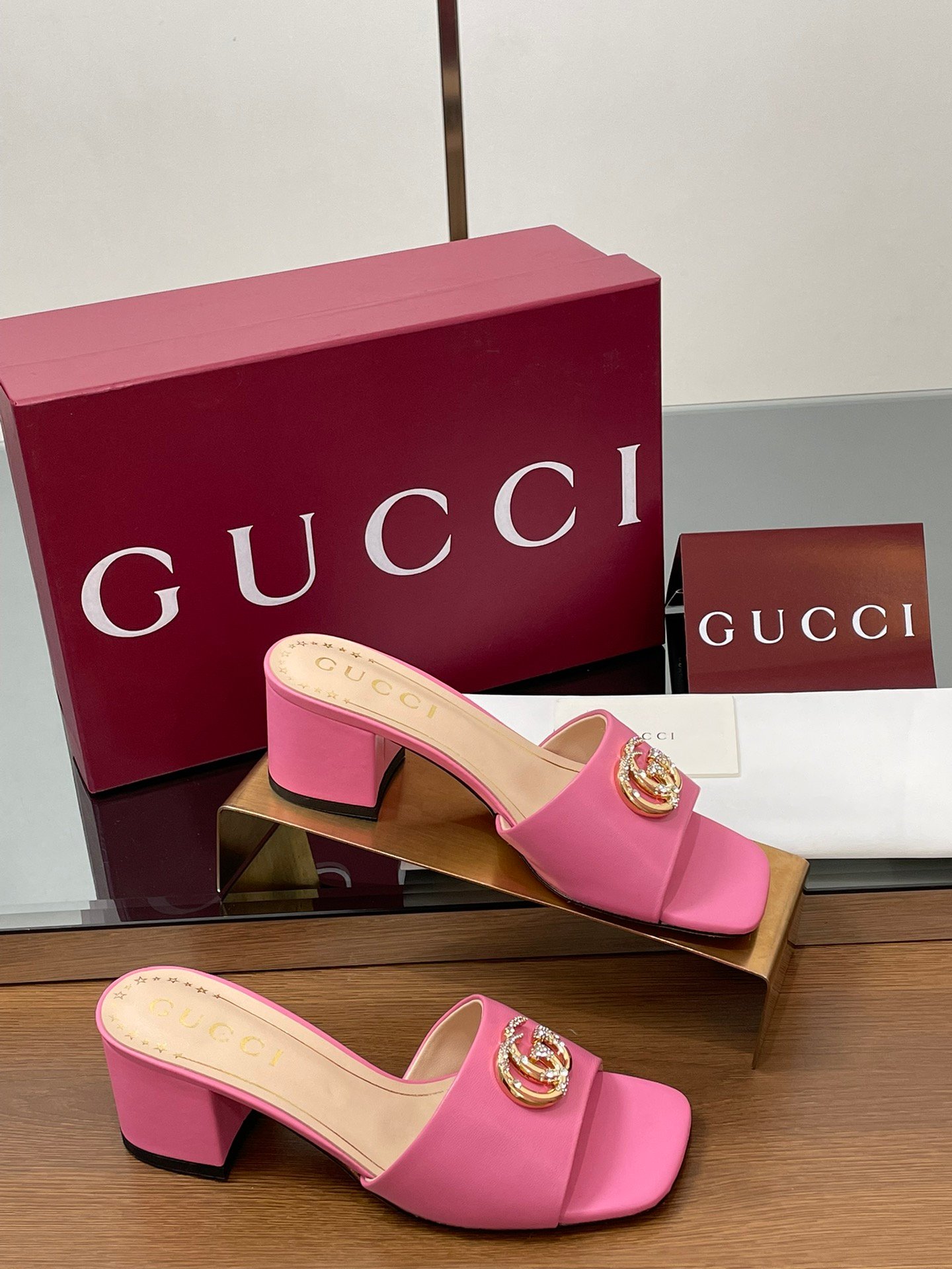 CUCCI WOMEN