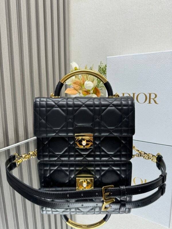 DIOR