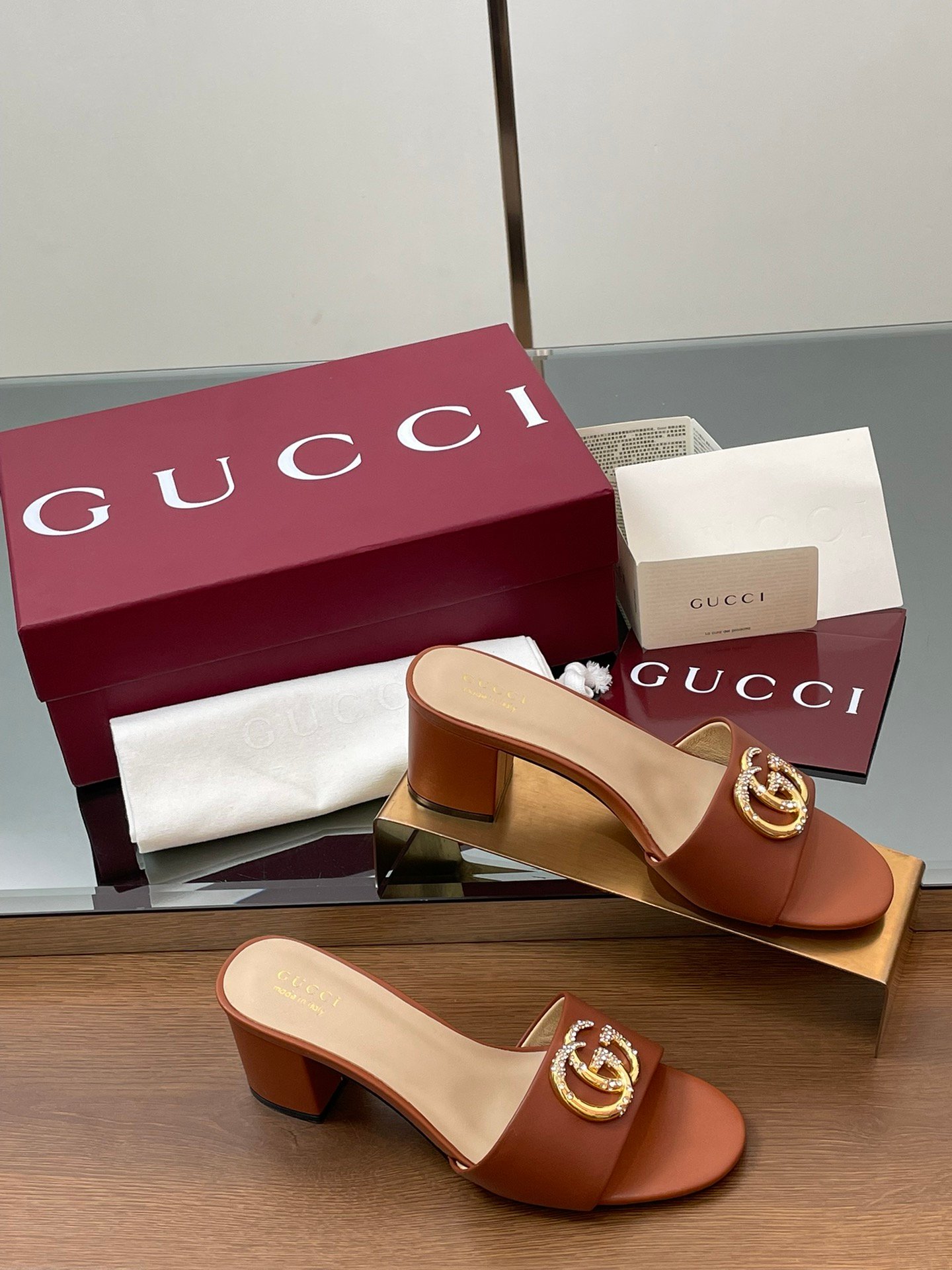 CUCCI WOMEN