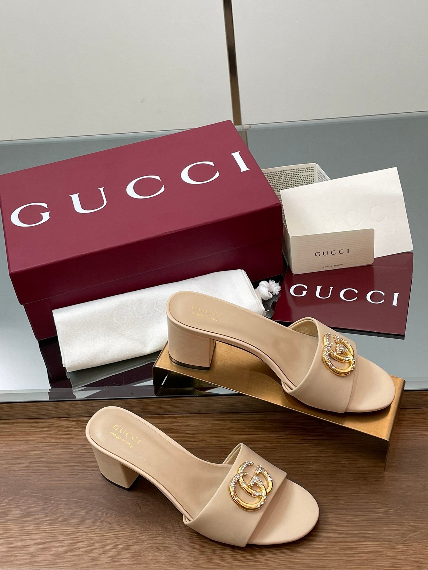CUCCI WOMEN
