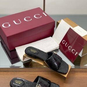 CUCCI  WOMEN