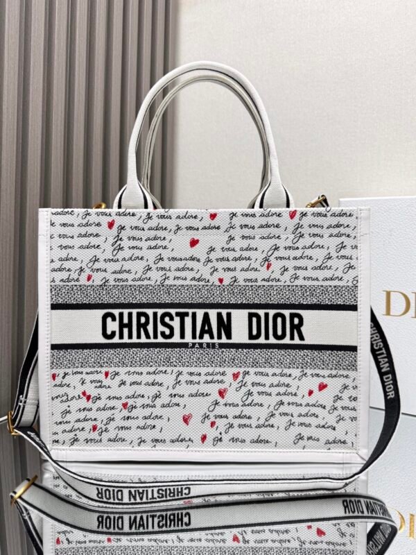 DIOR
