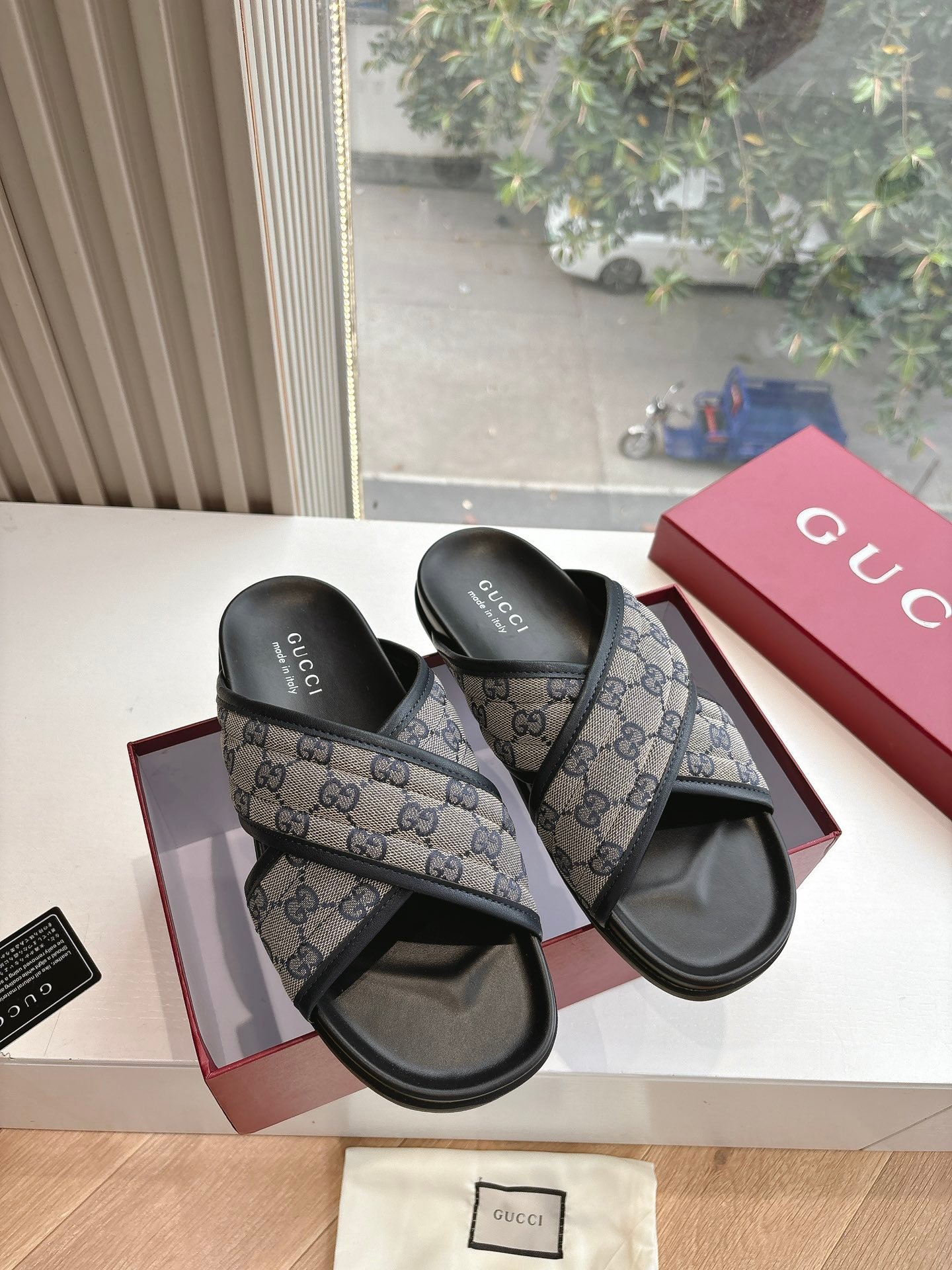 CUCCI WOMEN