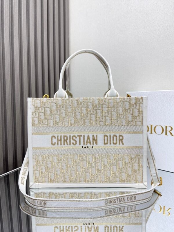 DIOR