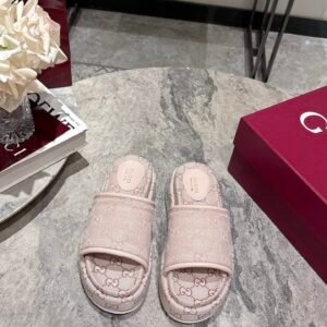CUCCI  WOMEN
