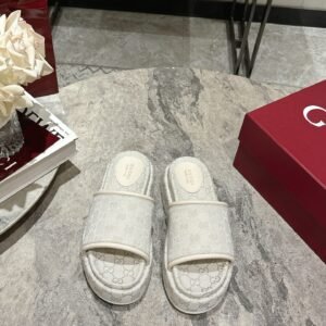 CUCCI  WOMEN