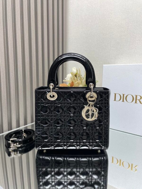 DIOR
