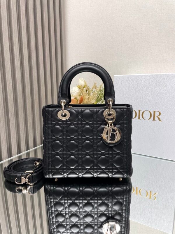 DIOR