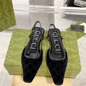 CUCCI  WOMEN