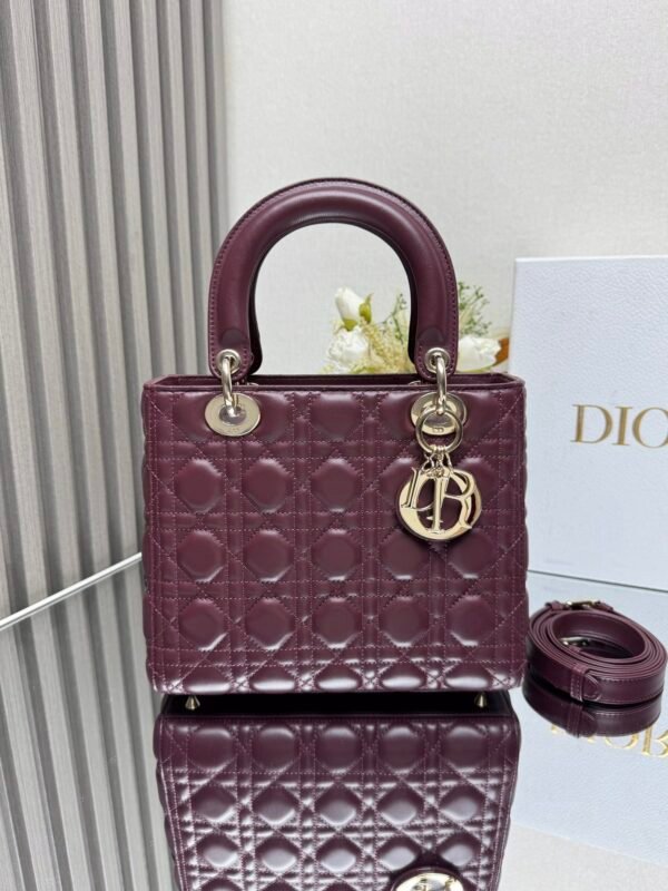 DIOR