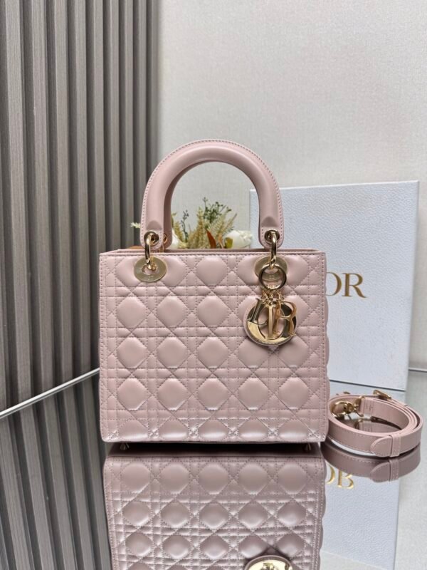 DIOR
