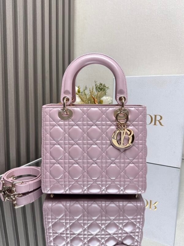 DIOR