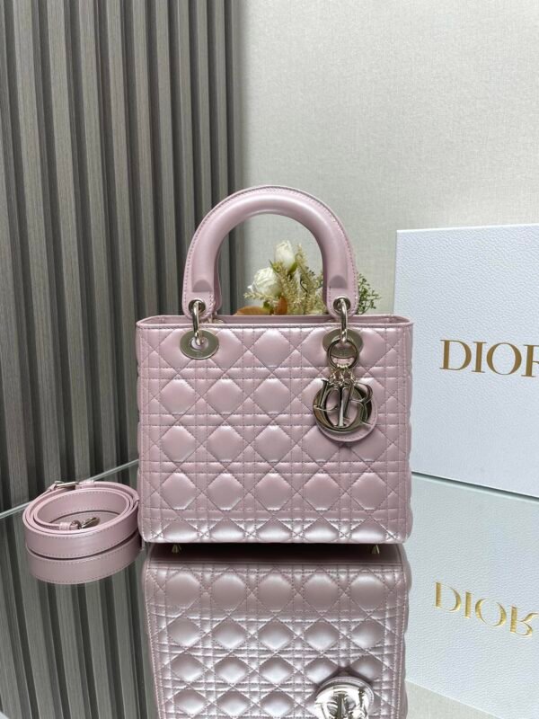 DIOR