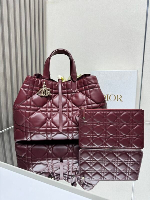DIOR