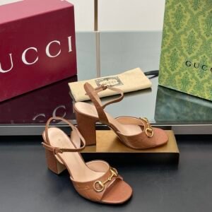 CUCCI  WOMEN