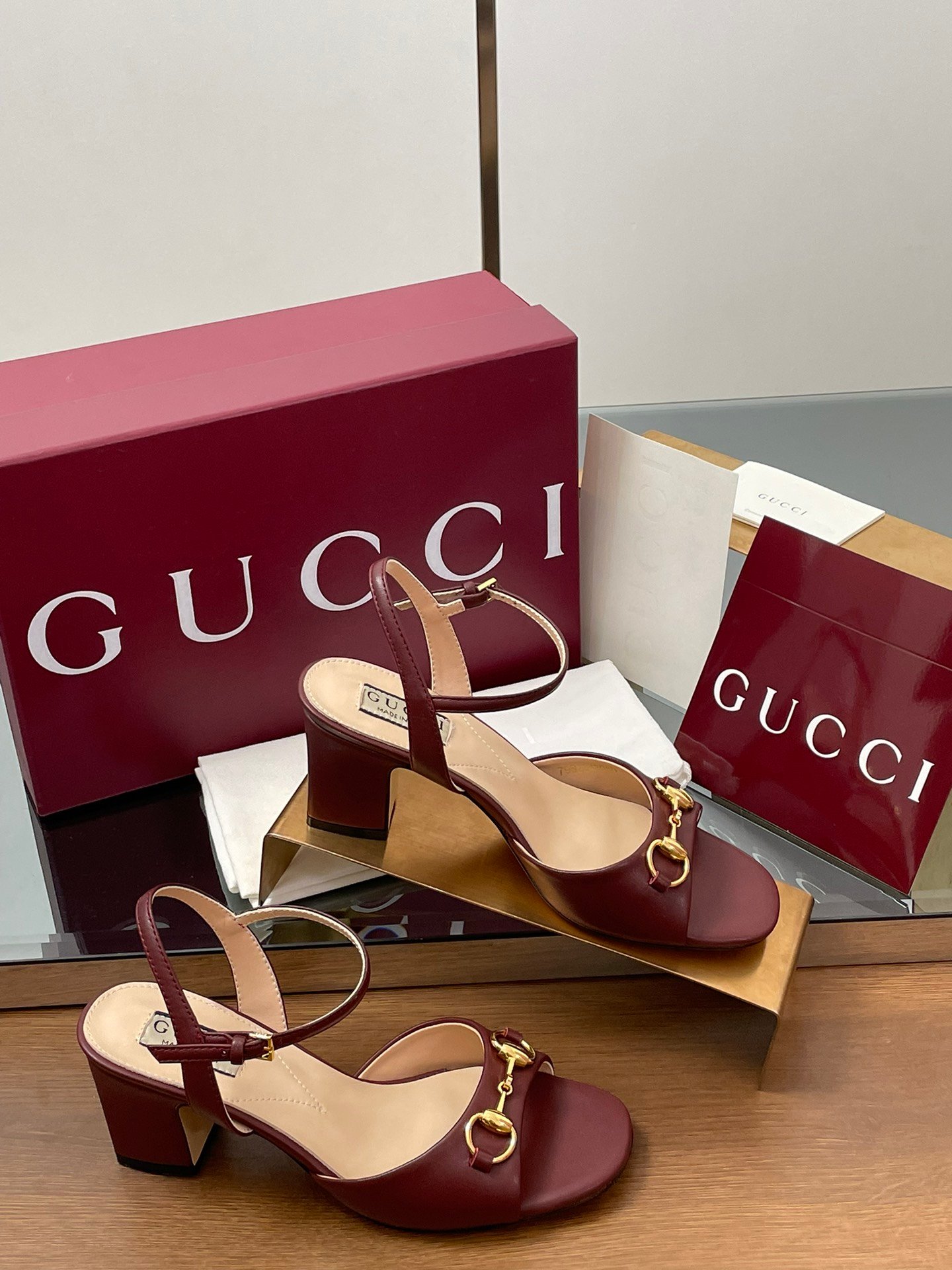 CUCCI WOMEN
