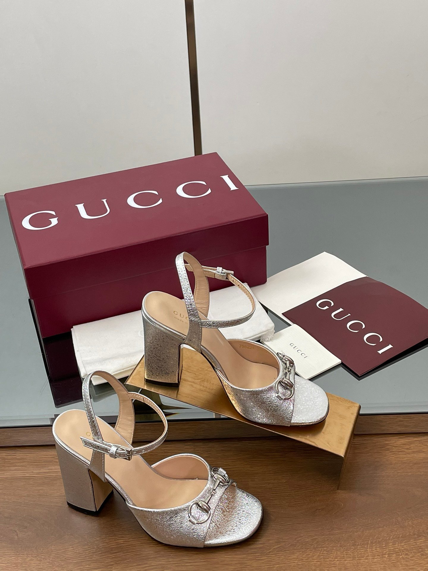 CUCCI WOMEN
