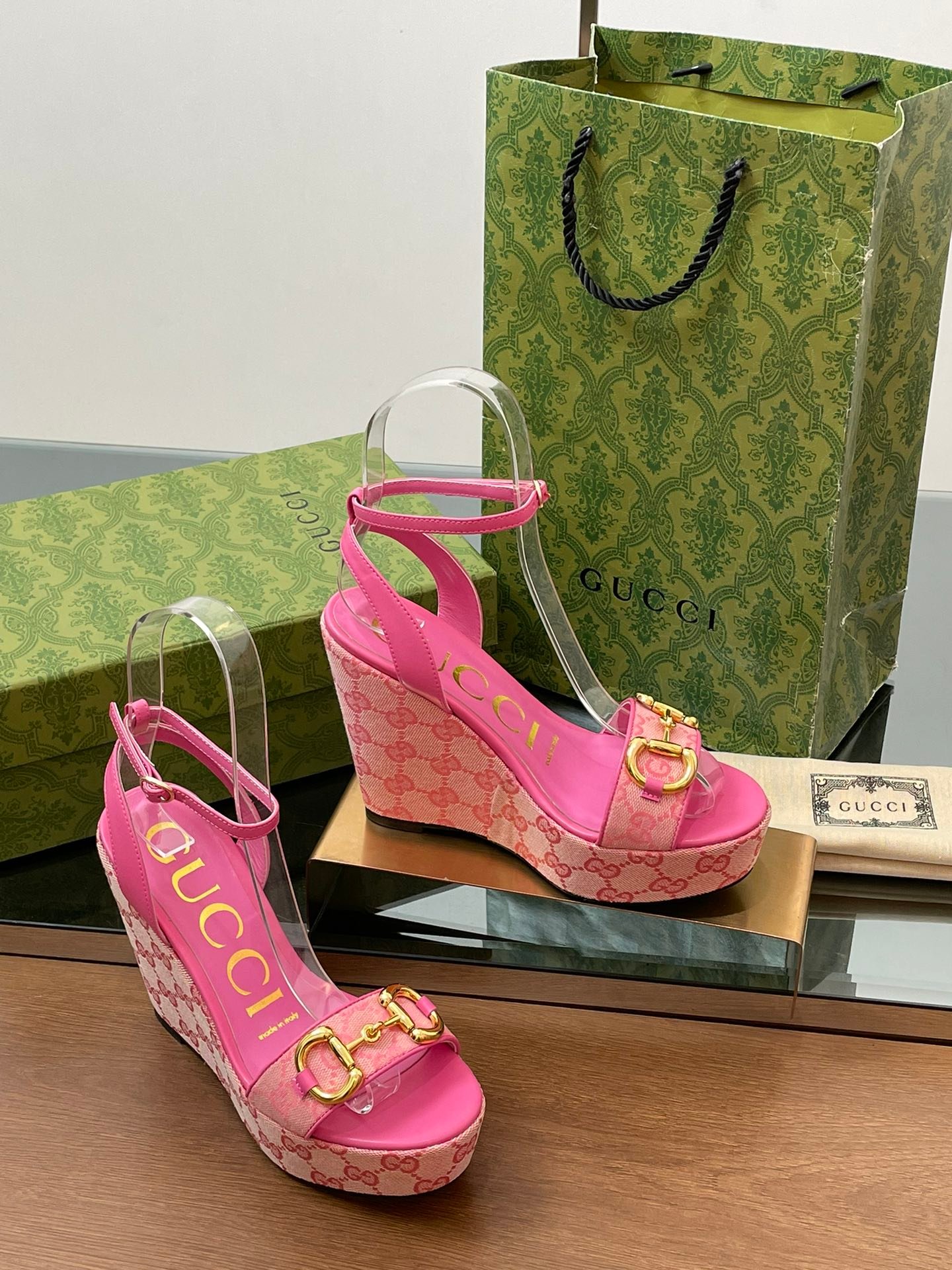 CUCCI WOMEN
