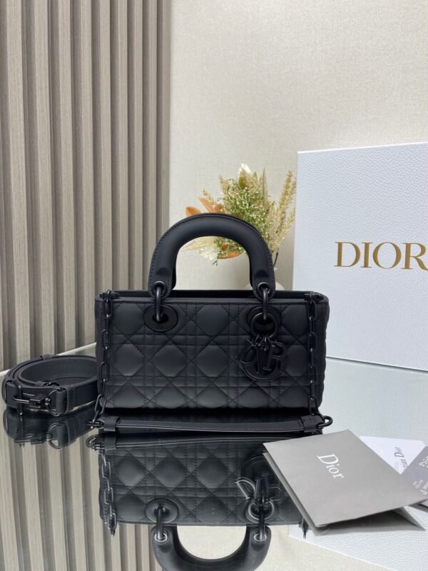 DIOR