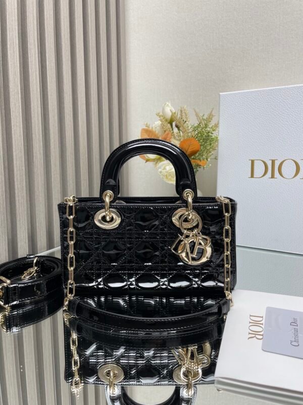DIOR