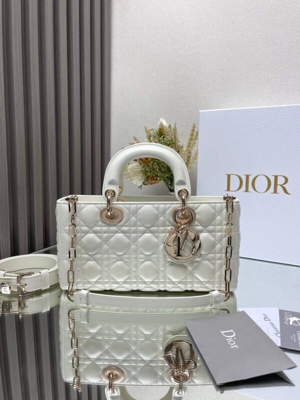 DIOR