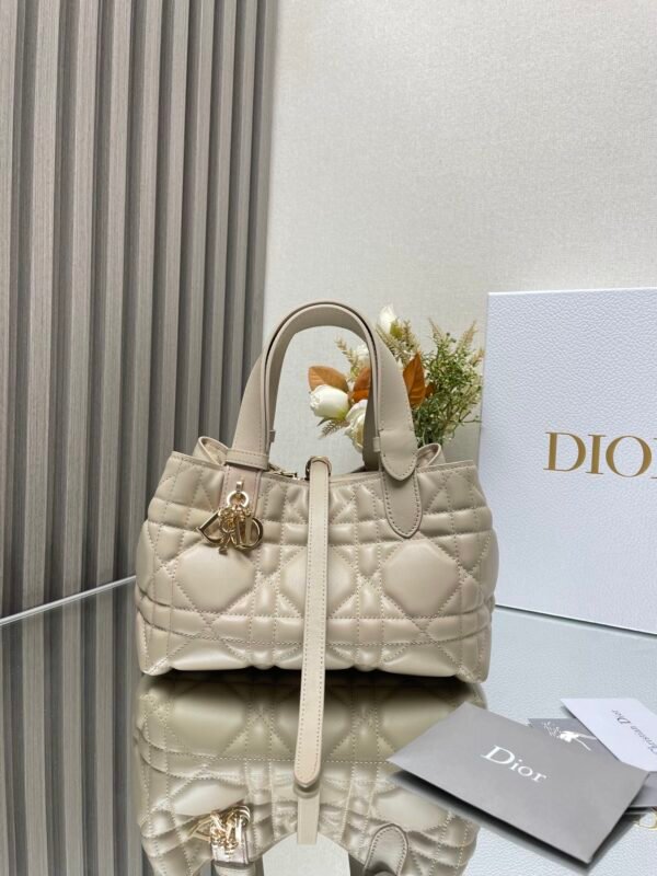 DIOR - Image 2