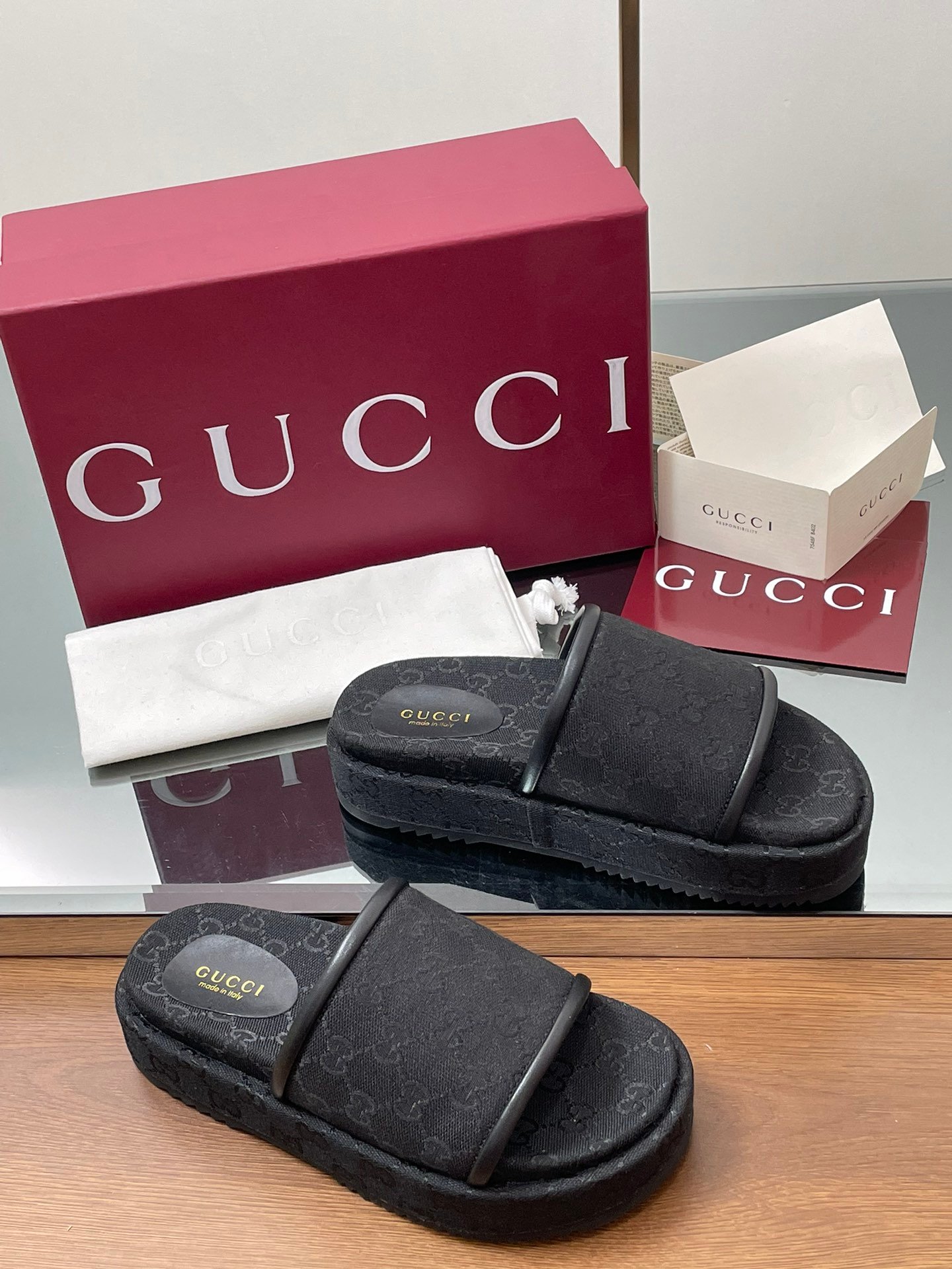 CUCCI WOMEN