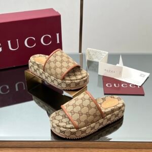 CUCCI  WOMEN