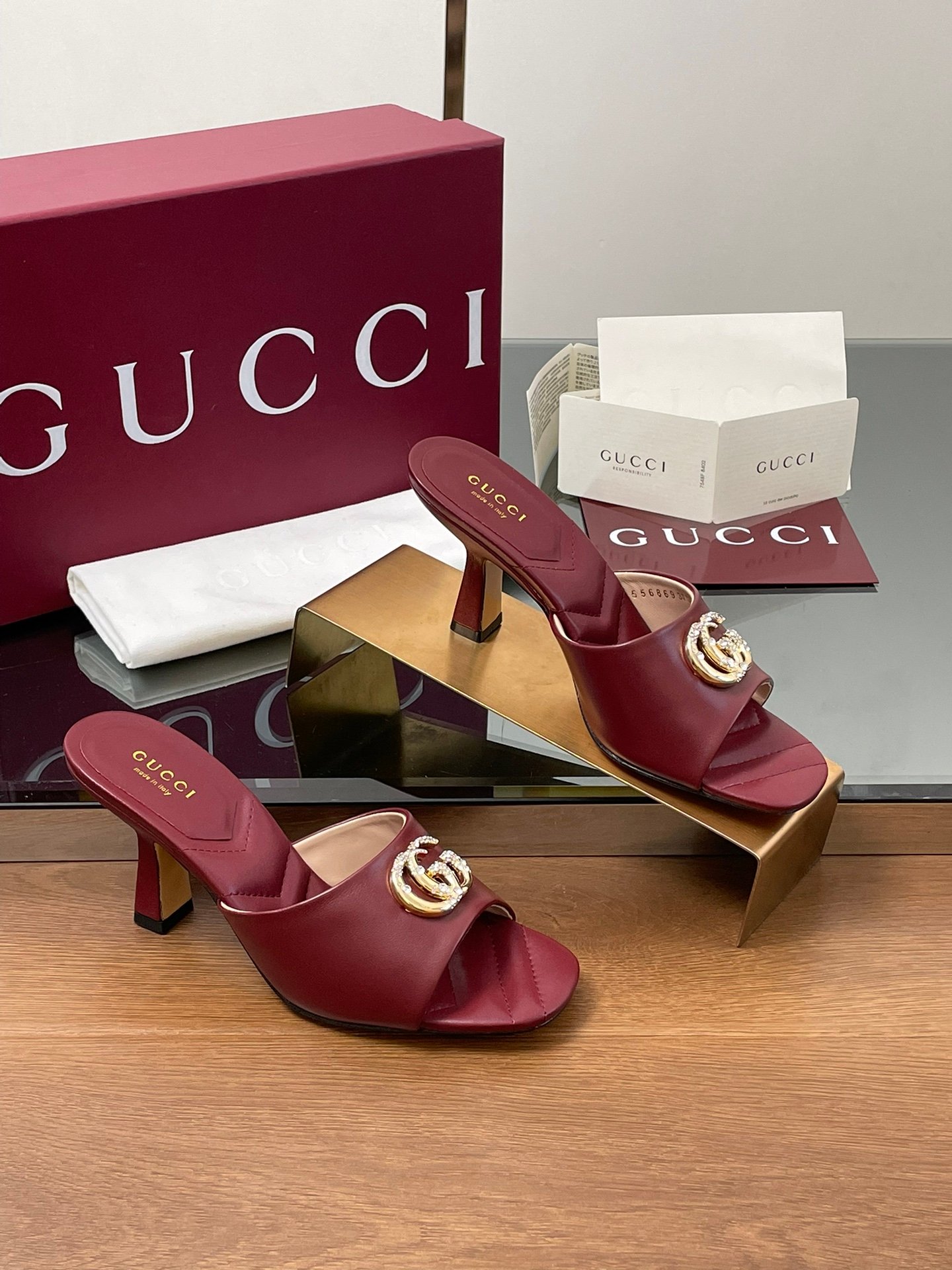 CUCCI WOMEN