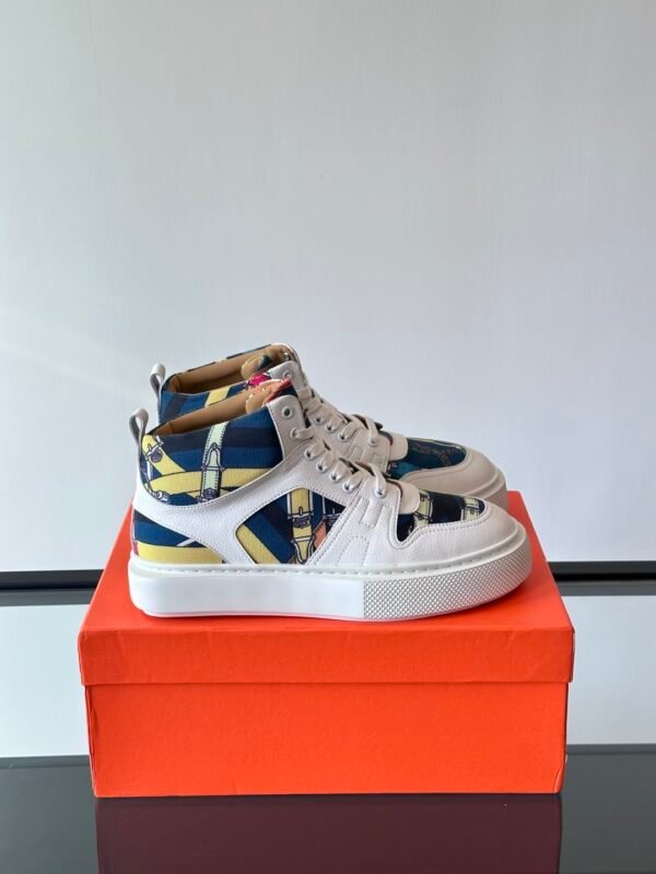 HERMES Man