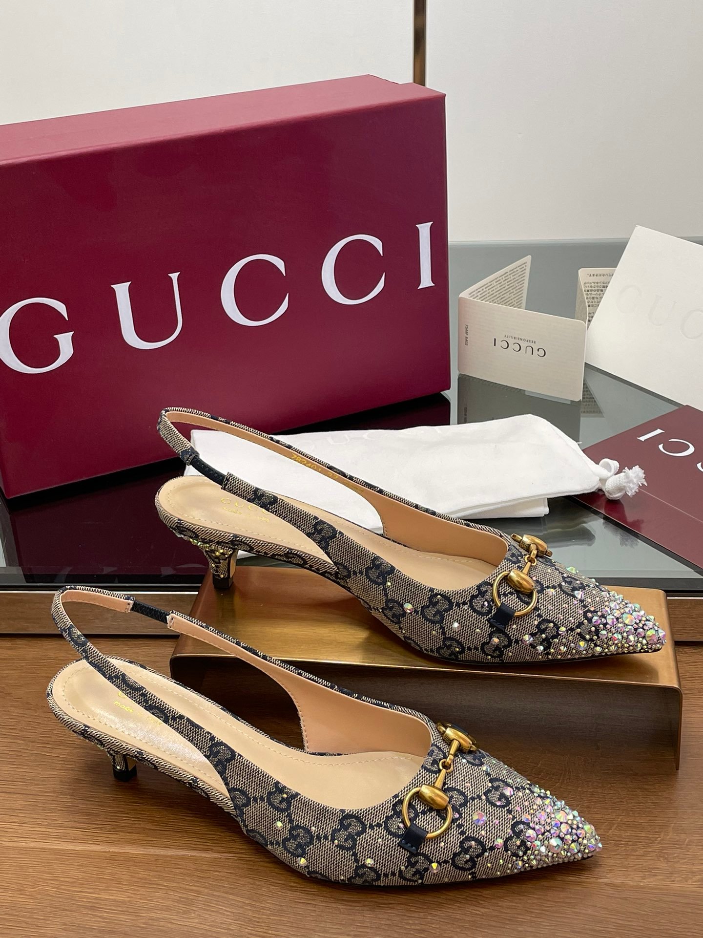 CUCCI WOMEN