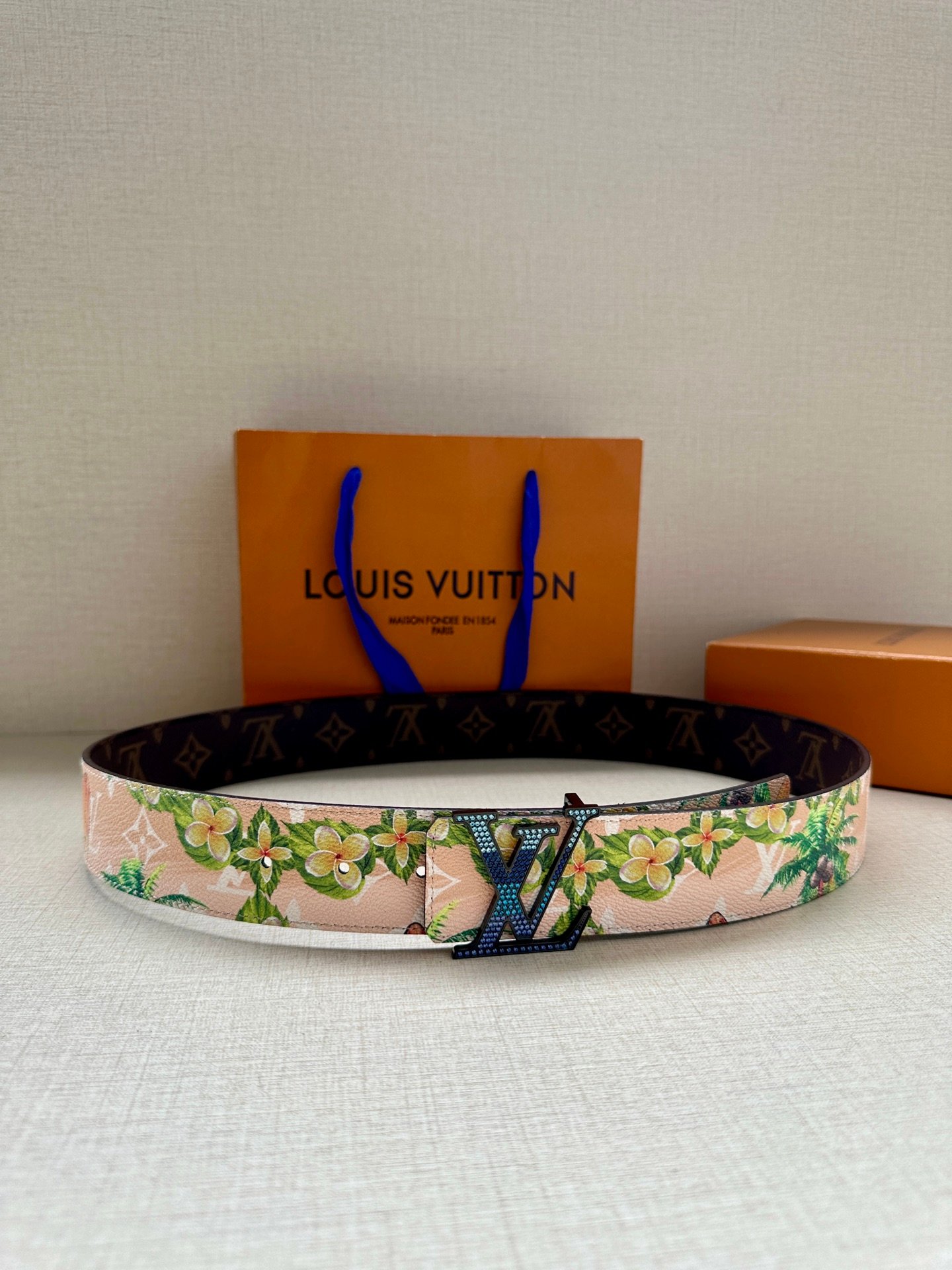 LV Belt