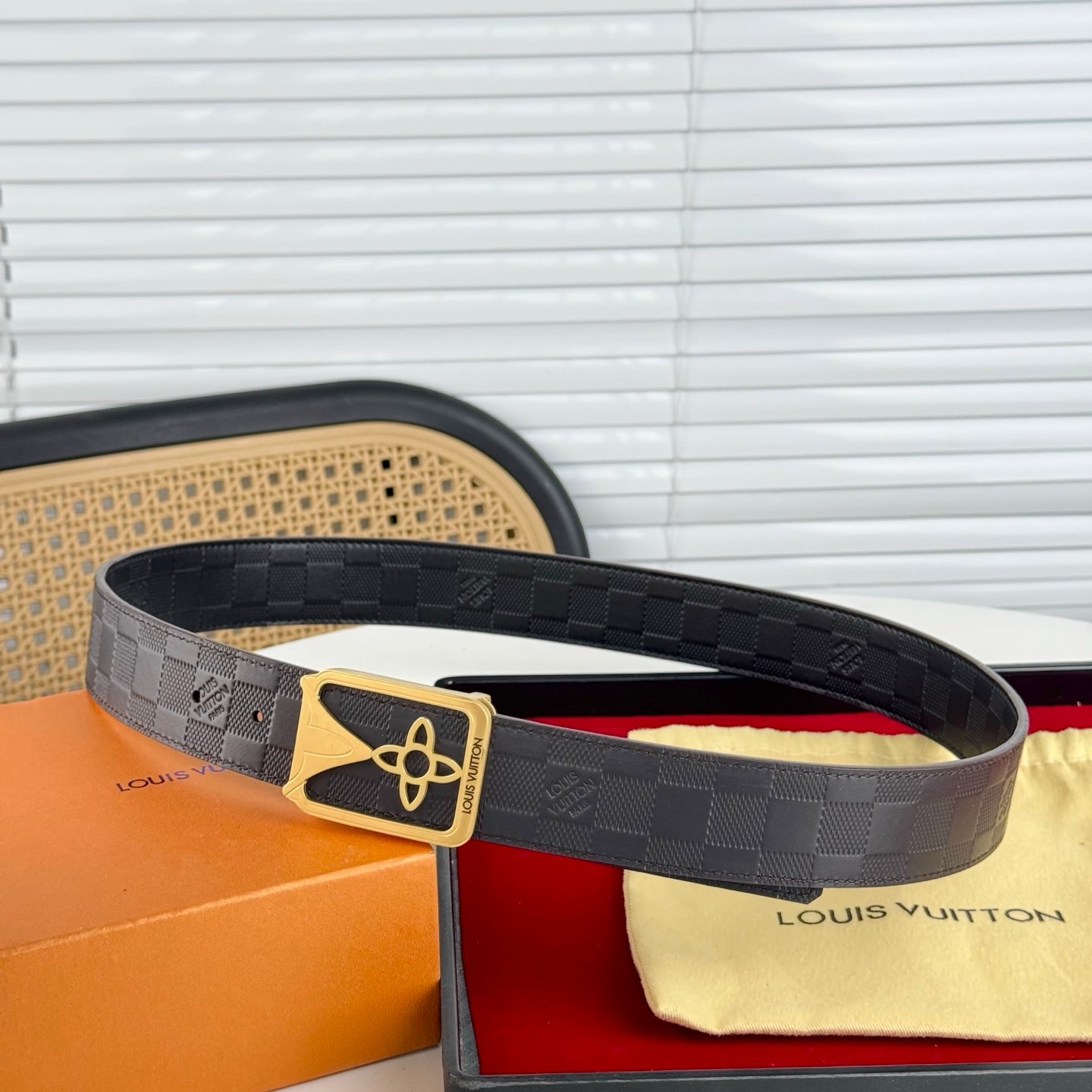 LV Belt