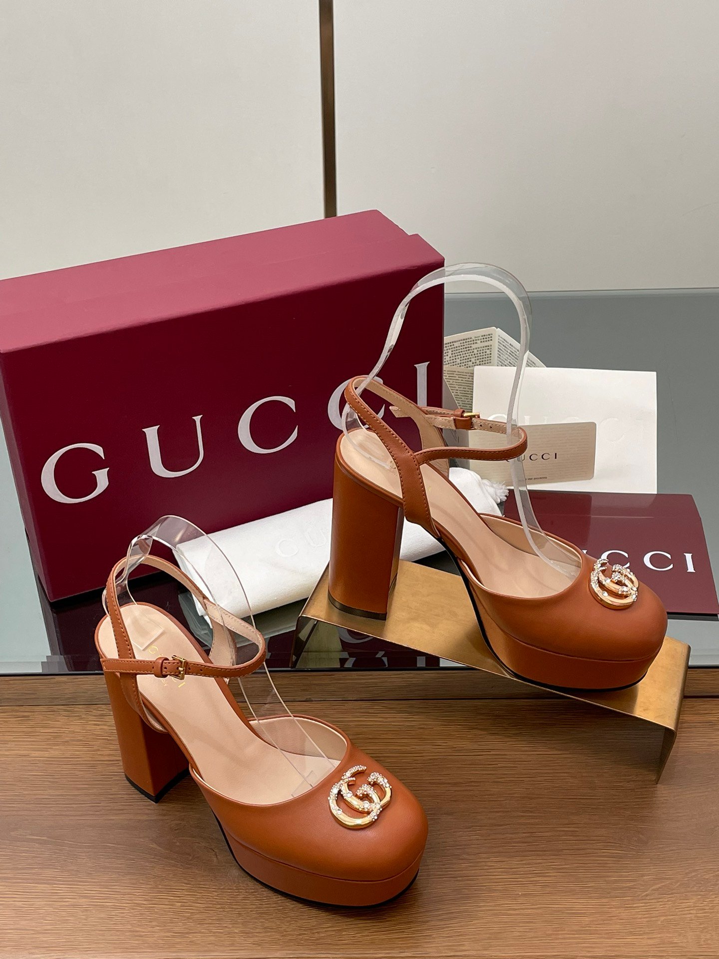 CUCCI WOMEN