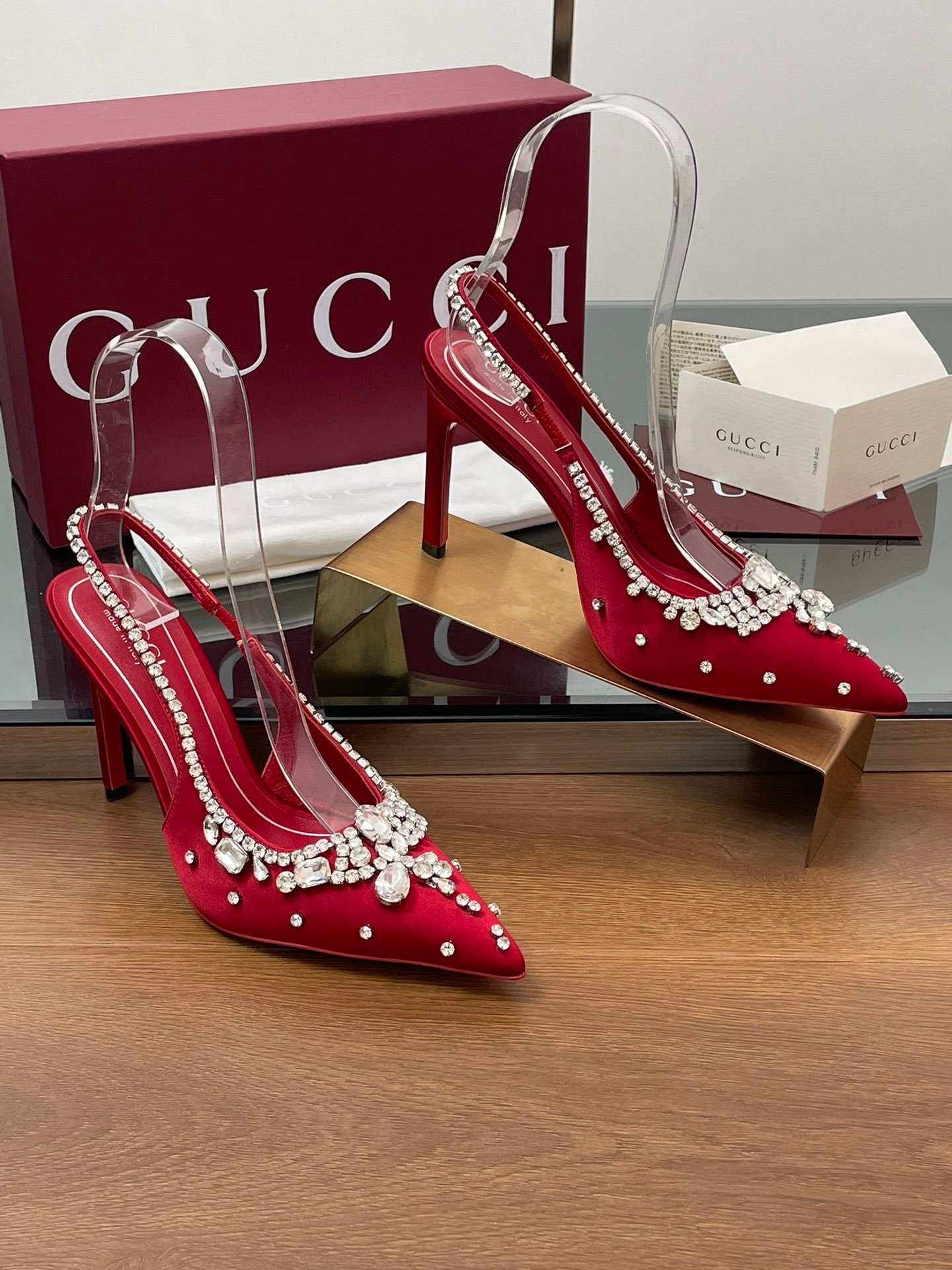 CUCCI WOMEN