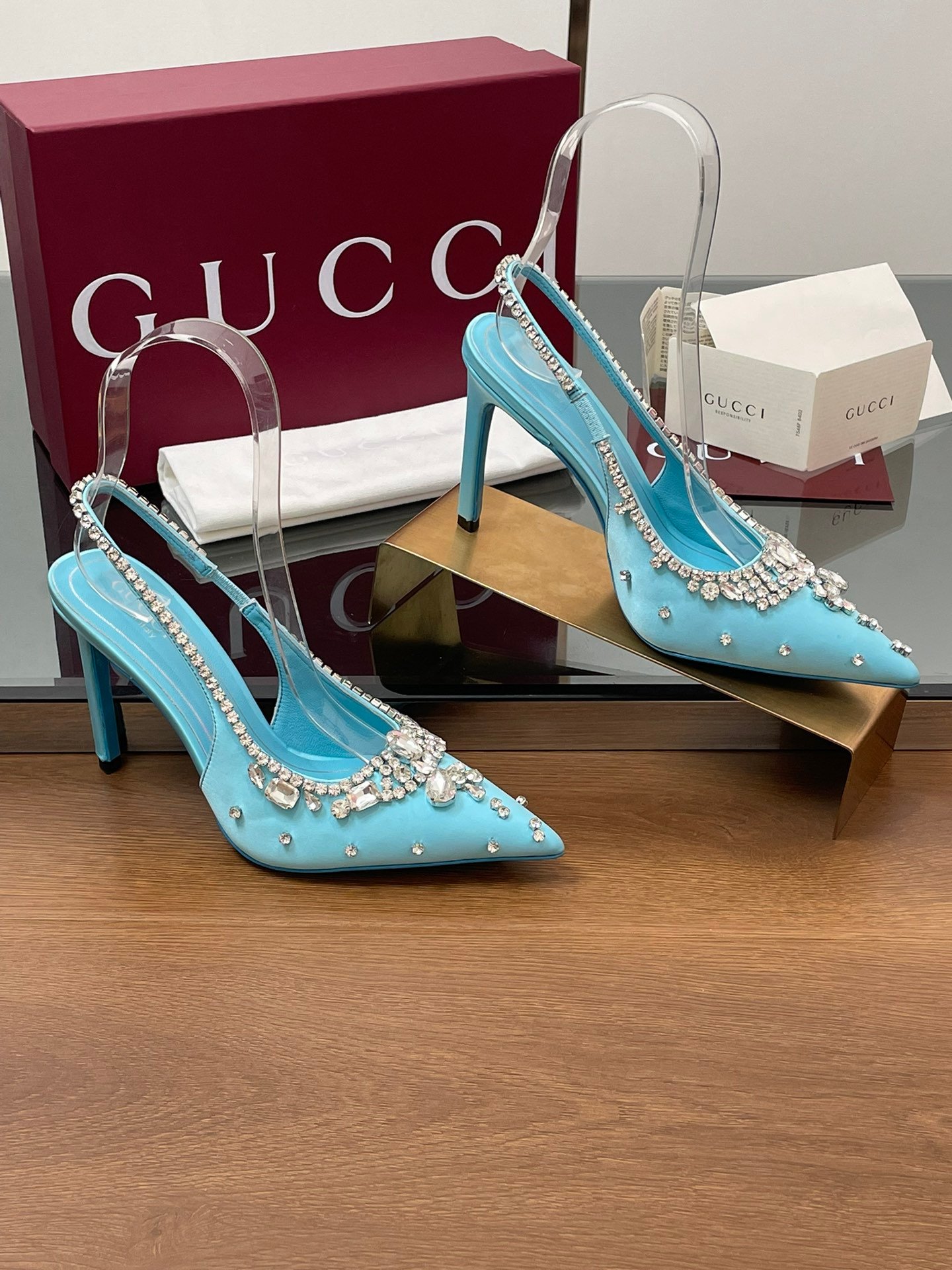 CUCCI WOMEN