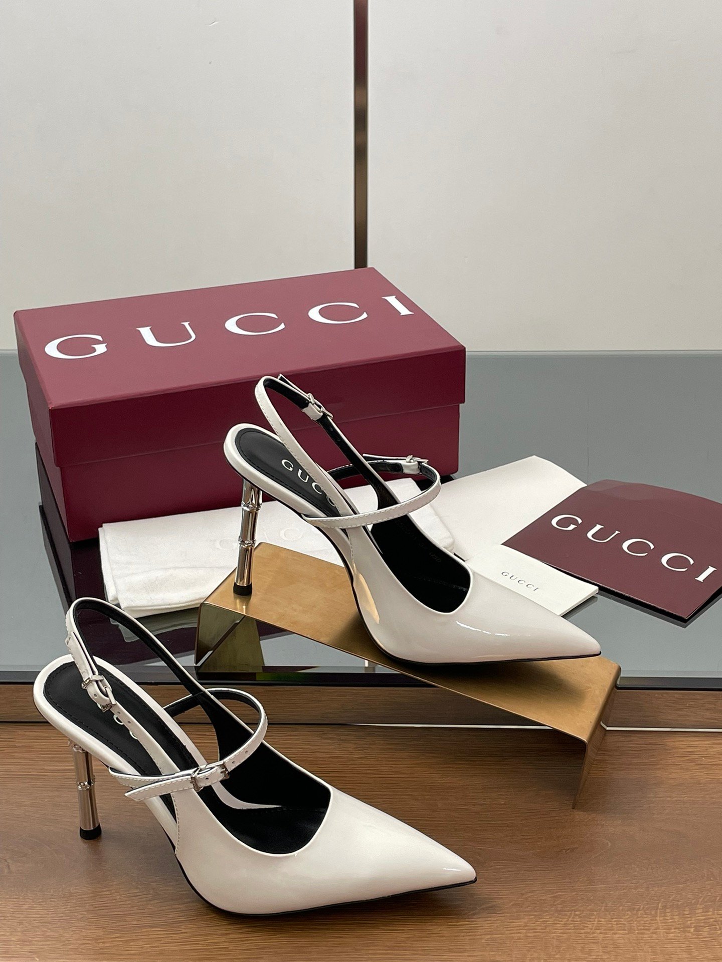 CUCCI WOMEN