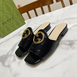 CUCCI  WOMEN