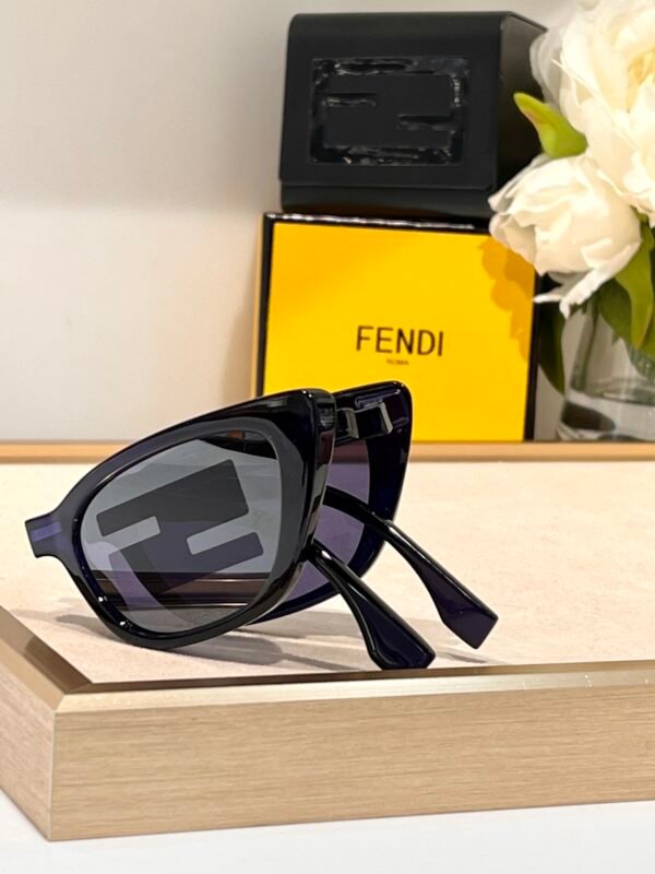 FENDI - Image 3