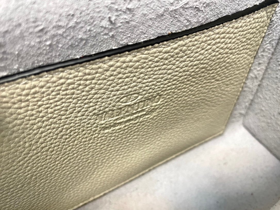 Valentino Bag - Image 3