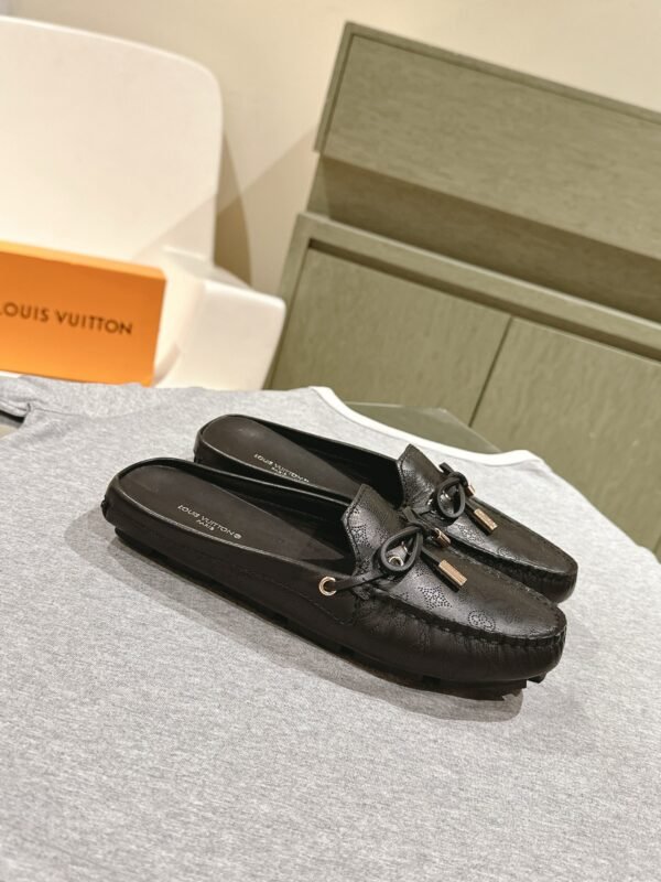 LV women - Image 4