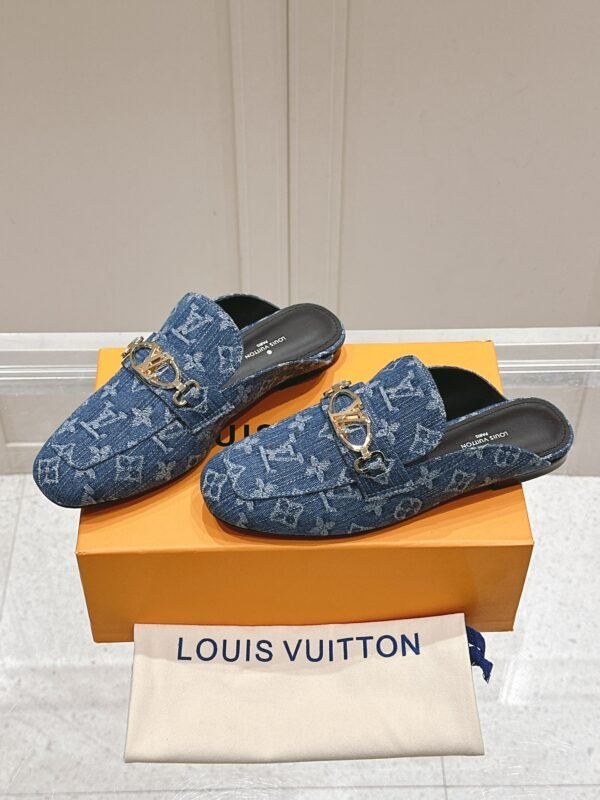 LV women - Image 4
