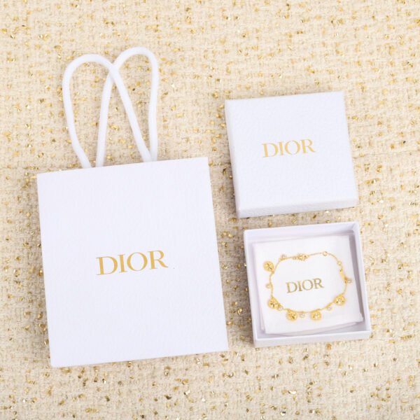 Dior - Image 3