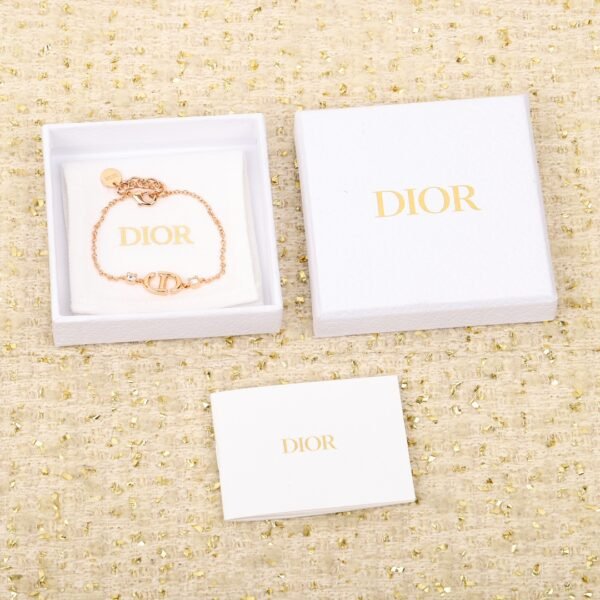 Dior - Image 3