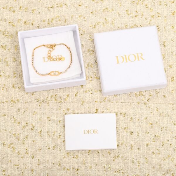 Dior - Image 3