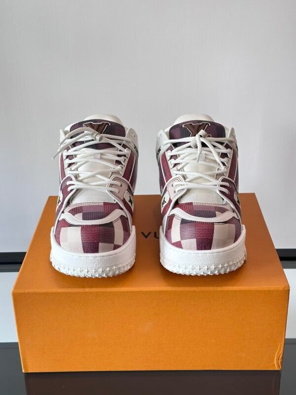 LV MAN - Image 3